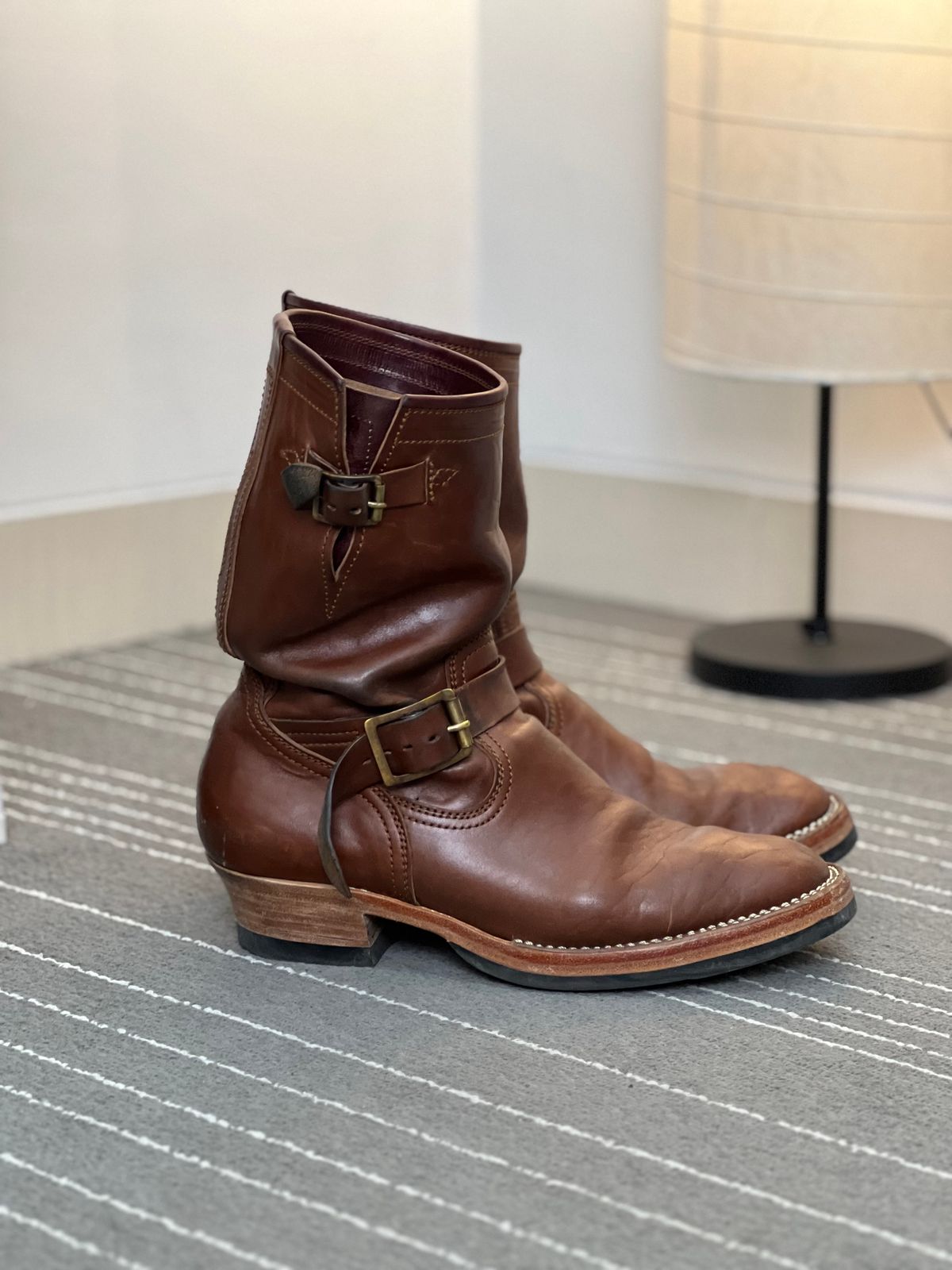 Photo by bangbenana on December 4, 2025 of the Briselblack The keeper ‘Type 3’ Engineer Boots in Maryam Toscanello TPR Horsebutt.