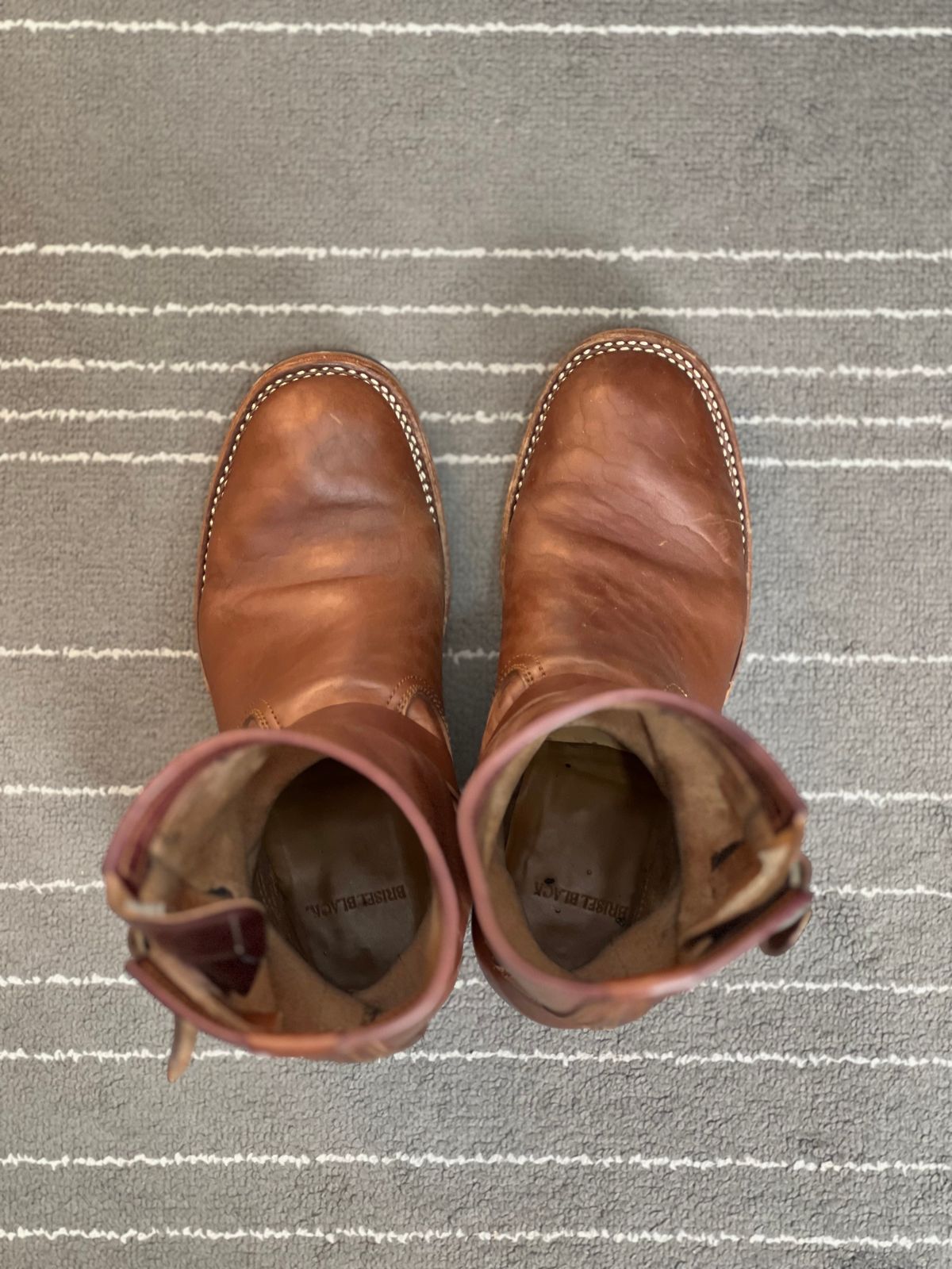 Photo by bangbenana on December 4, 2025 of the Briselblack The keeper ‘Type 3’ Engineer Boots in Maryam Toscanello TPR Horsebutt.