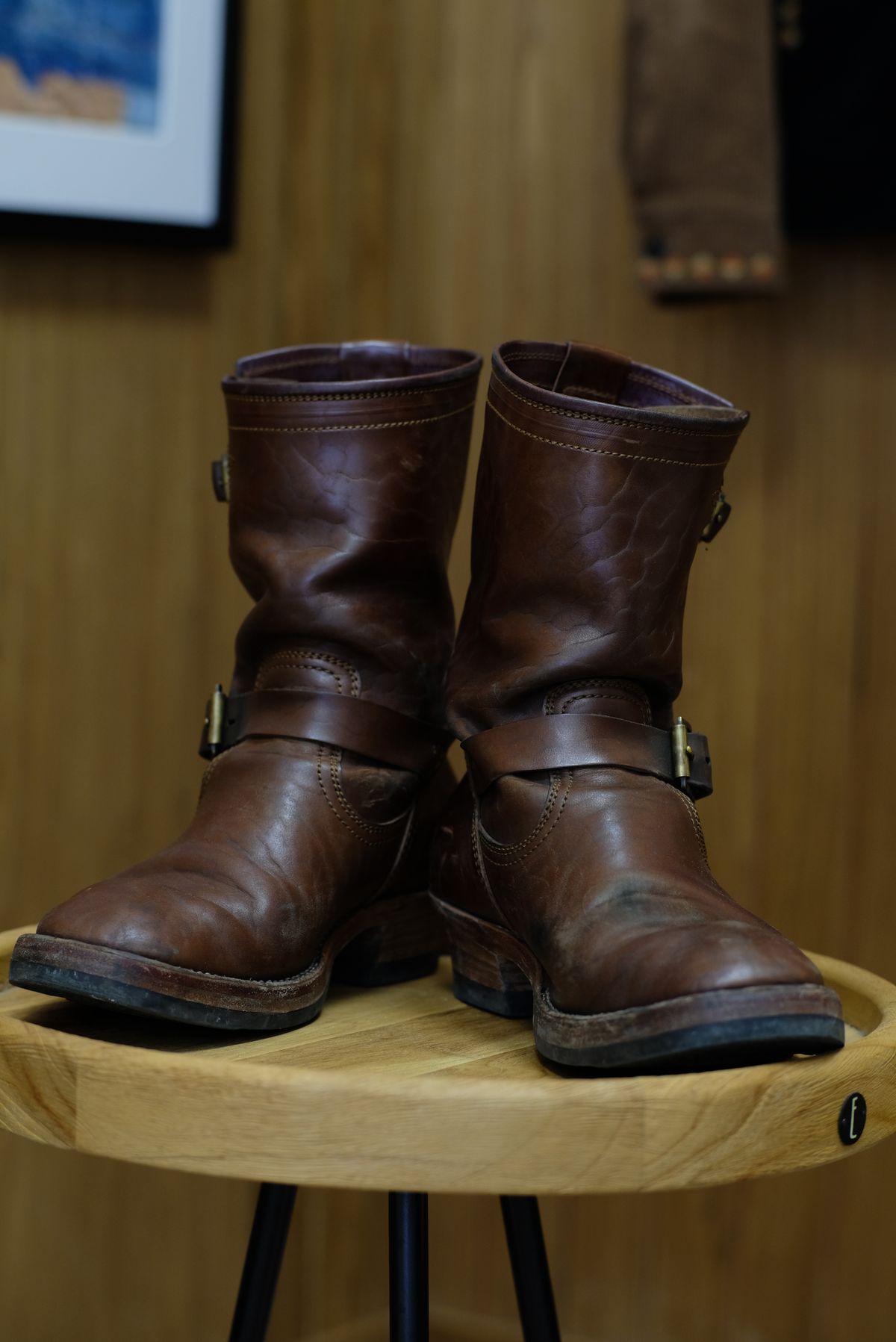 Photo by bangbenana on March 5, 2026 of the Briselblack The keeper ‘Type 3’ Engineer Boots in Maryam Toscanello TPR Horsebutt.