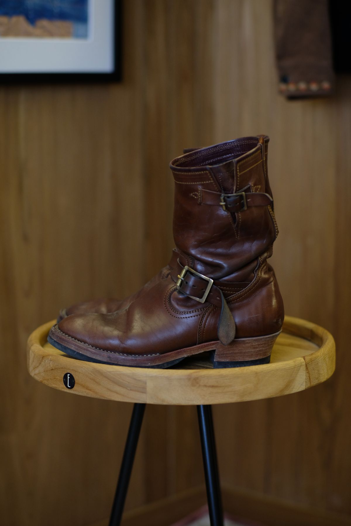 Photo by bangbenana on March 5, 2026 of the Briselblack The keeper ‘Type 3’ Engineer Boots in Maryam Toscanello TPR Horsebutt.