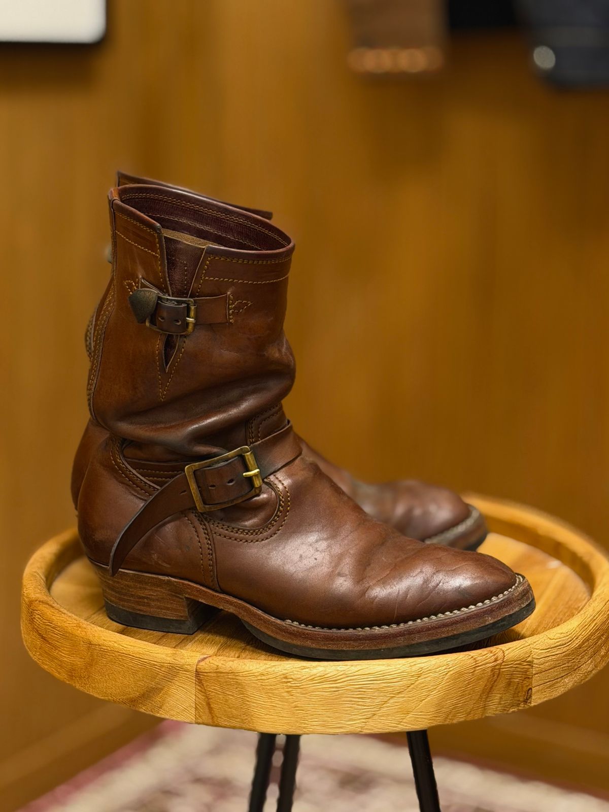 Photo by bangbenana on April 5, 2026 of the Briselblack The keeper ‘Type 3’ Engineer Boots in Maryam Toscanello TPR Horsebutt.