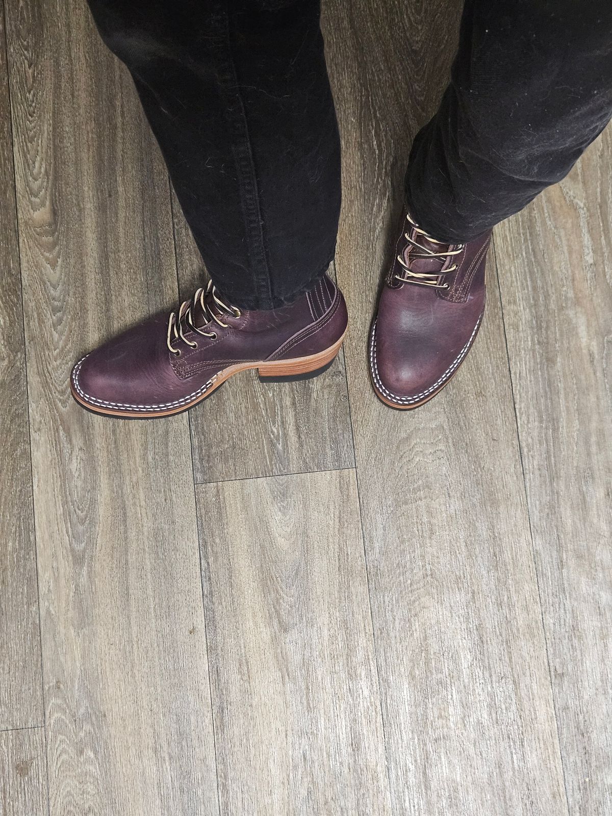 Photo by SerdnaandreS on June 21, 2025 of the Nicks Packer in Horween Color 8 Cypress.