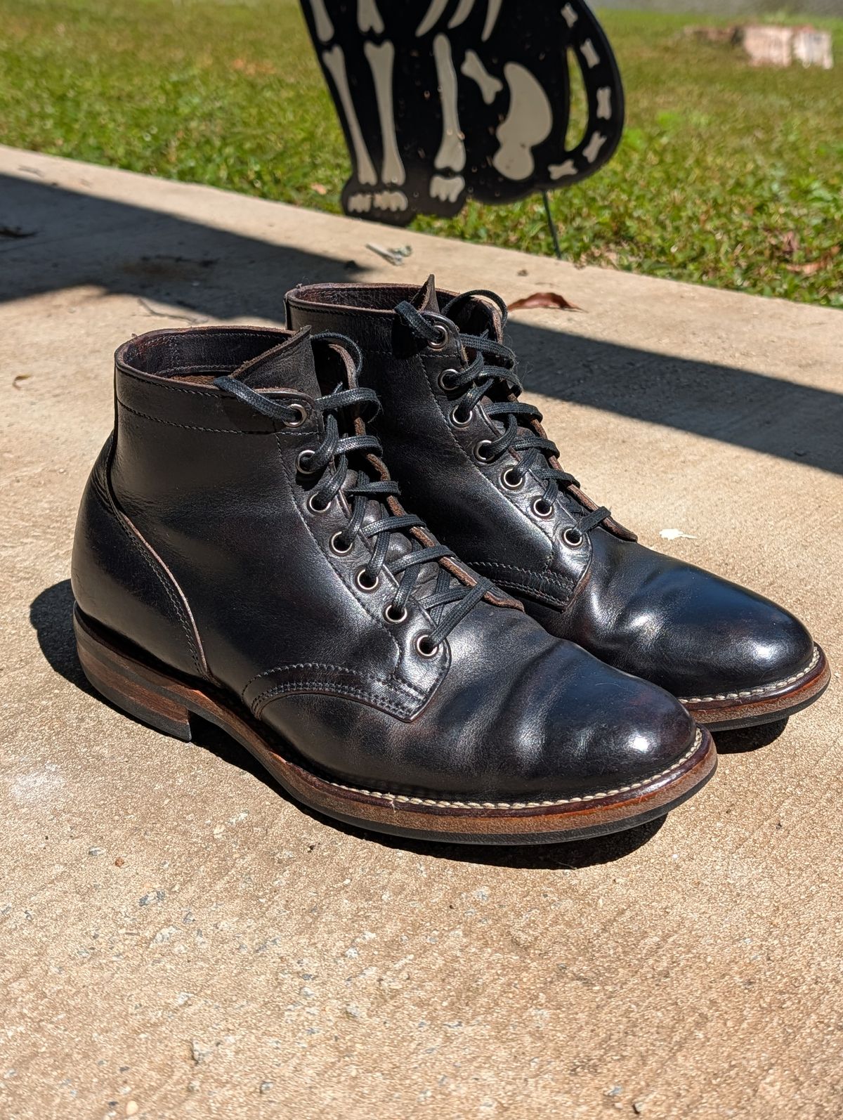 Photo by SerdnaandreS on September 11, 2025 of the Viberg Service Boot in Horween Black Chromexcel.