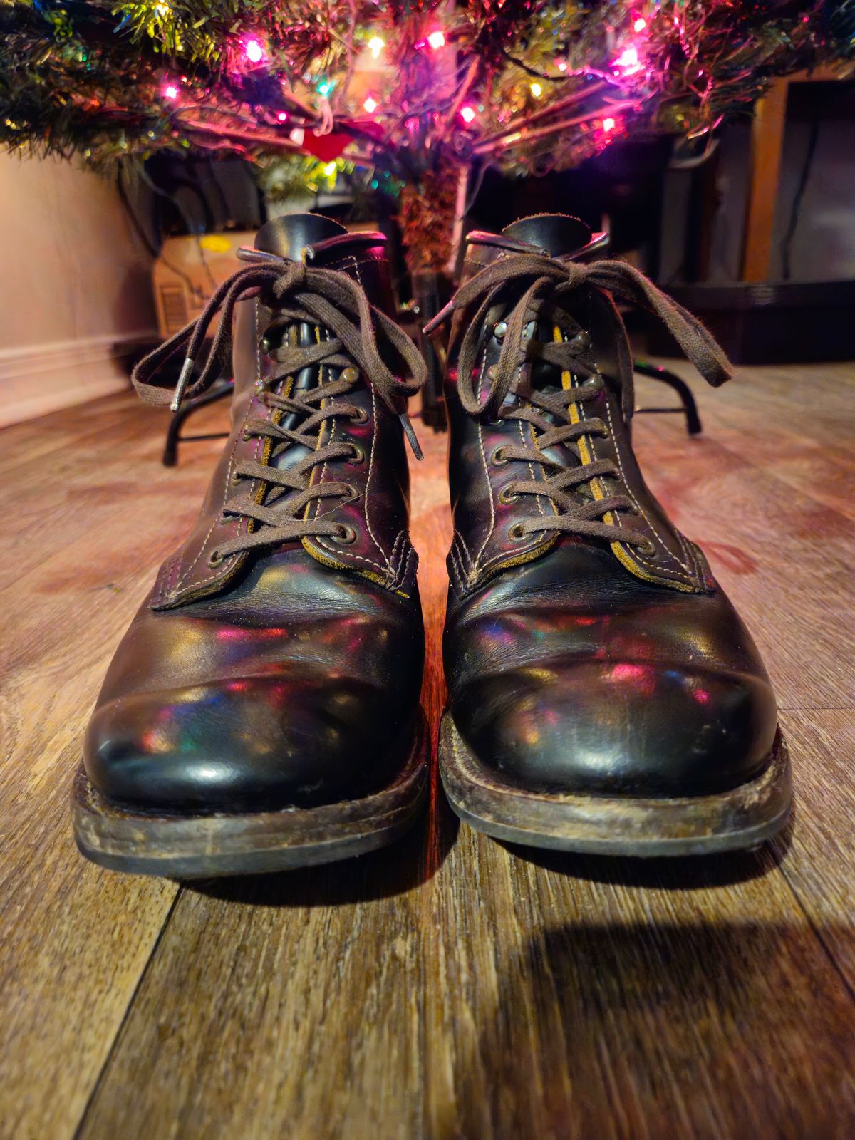 Photo by SerdnaandreS on December 4, 2024 of the Red Wing Beckman Flatbox in S.B. Foot Black Klondike.