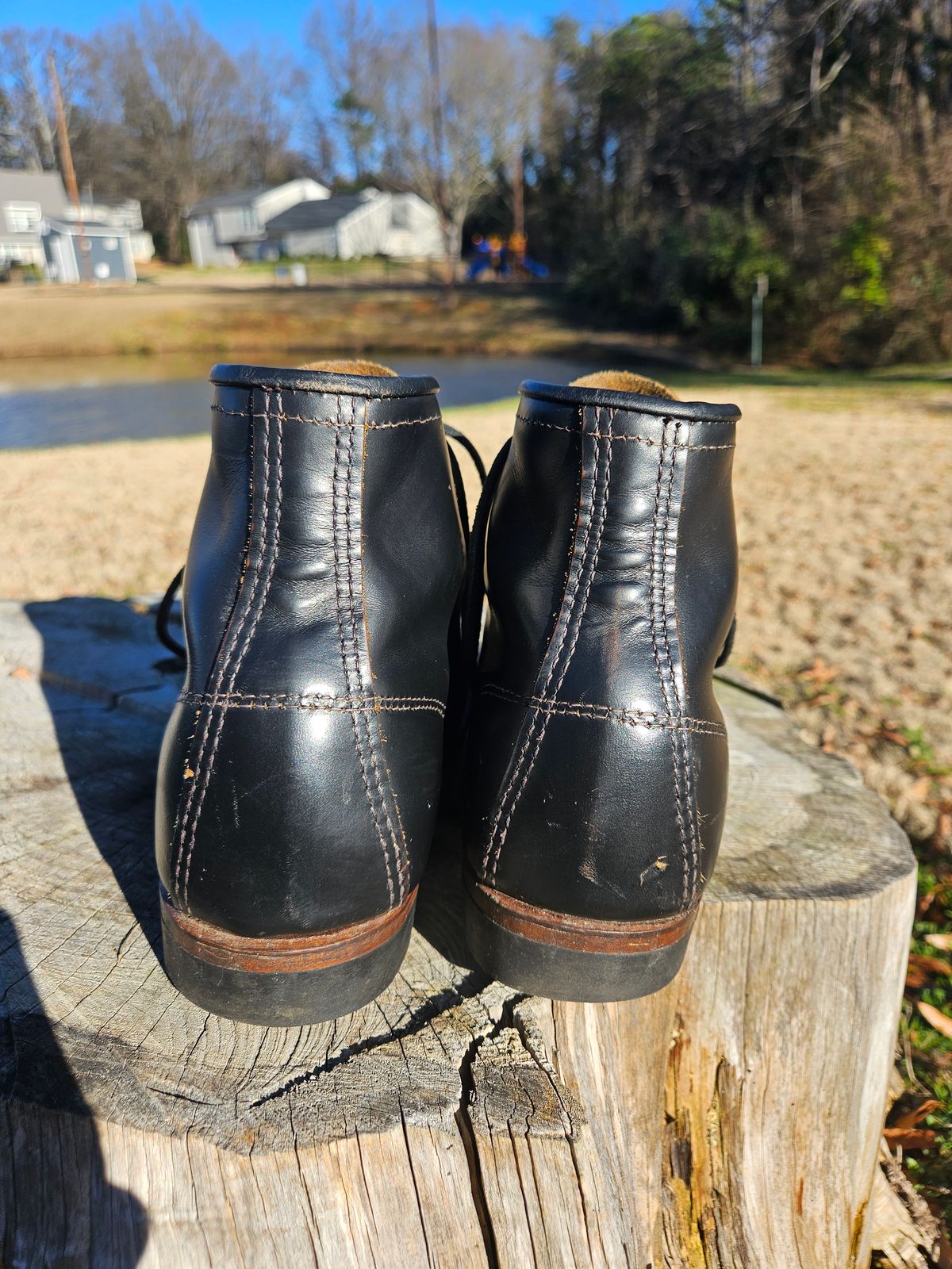 Photo by SerdnaandreS on January 1, 2025 of the Red Wing Beckman Flatbox in S.B. Foot Black Klondike.