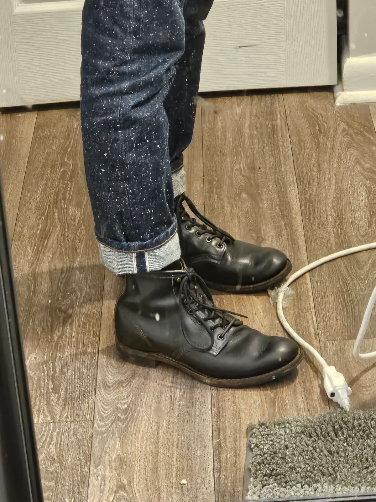 Photo by SerdnaandreS on January 2, 2025 of the Red Wing Beckman Flatbox in S.B. Foot Black Klondike.