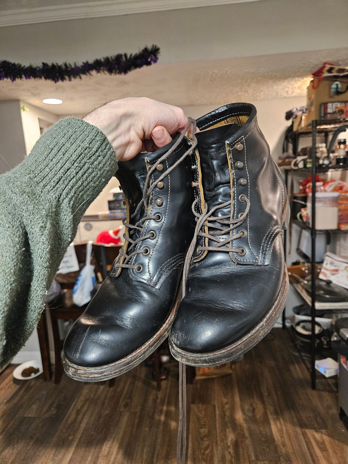 Photo by SerdnaandreS on February 6, 2025 of the Red Wing Beckman Flatbox in S.B. Foot Black Klondike.