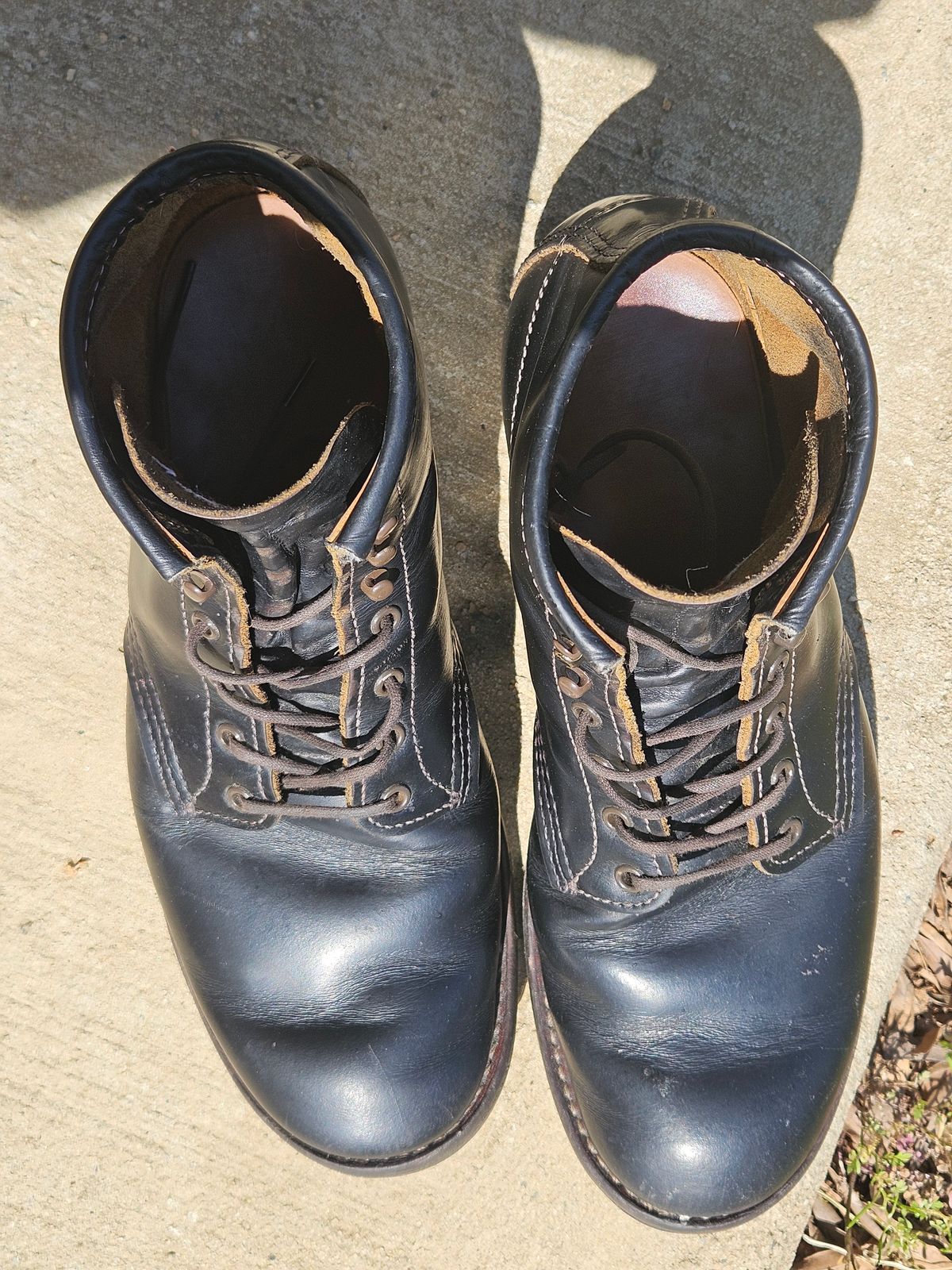 Photo by SerdnaandreS on March 28, 2025 of the Red Wing Beckman Flatbox in S.B. Foot Black Klondike.