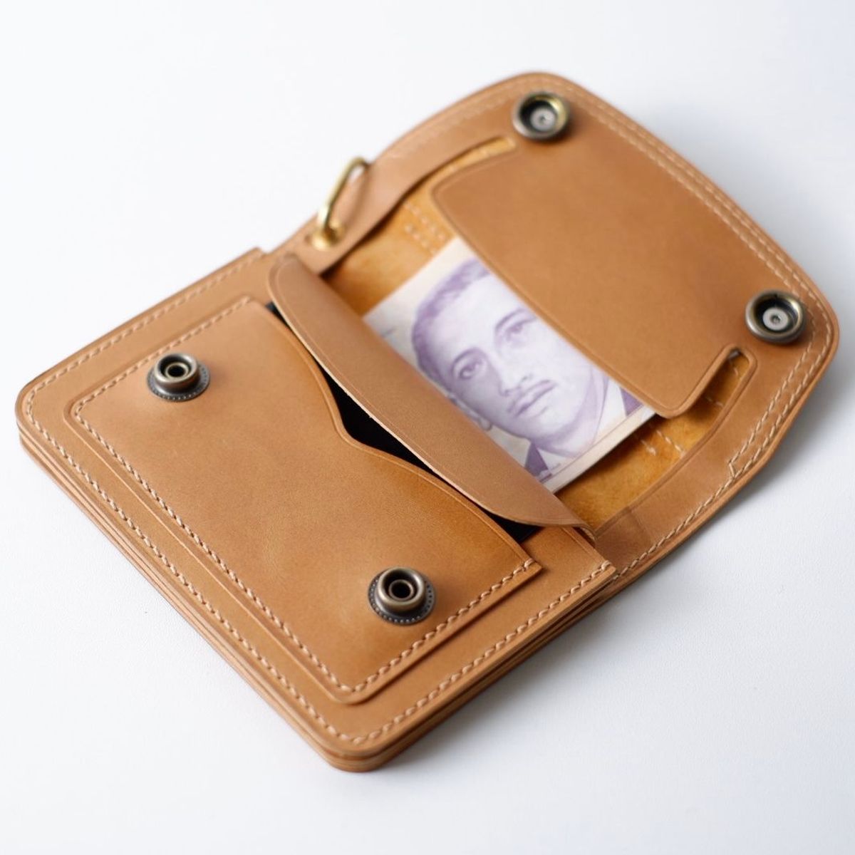 Photo by anakdenim on October 29, 2025 of the 3Mask Craftmanship Trucker Wallet in Shinki Cognac Shell Cordovan.