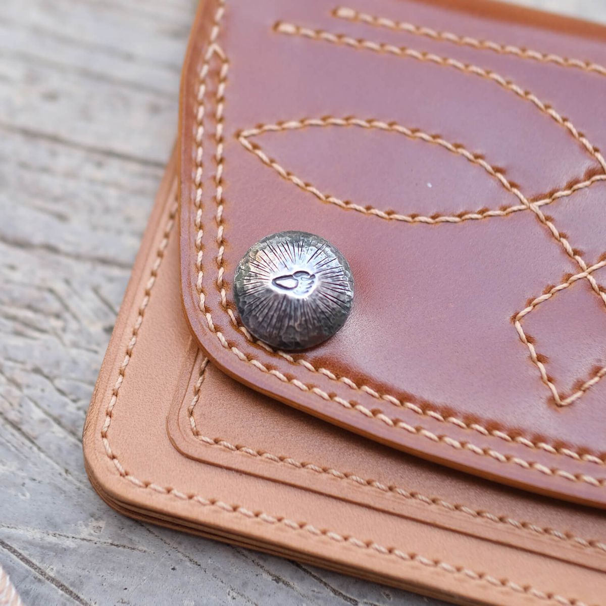 Photo by anakdenim on November 4, 2025 of the 3Mask Craftsmanship Trucker Wallet in Shinki Cognac Shell Cordovan.