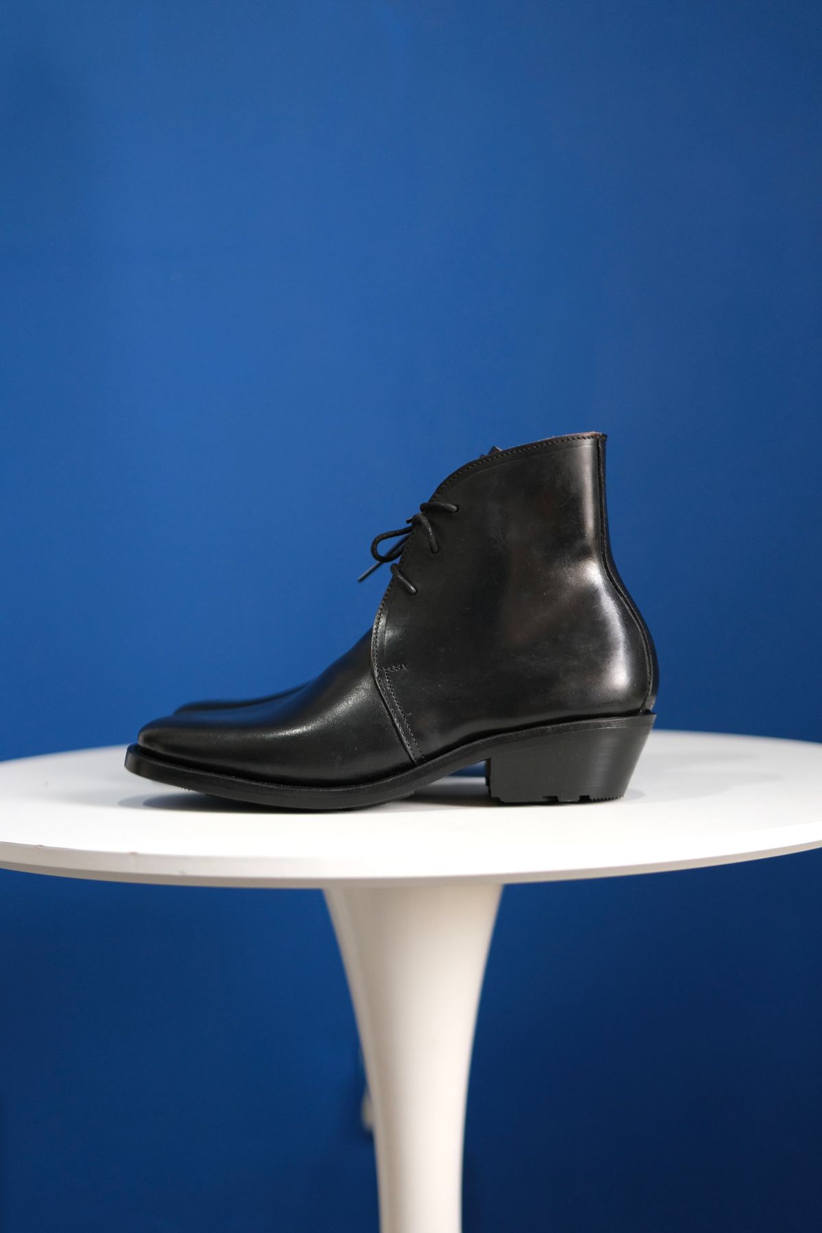 Photo by anakdenim on September 30, 2025 of the Briselblack The Desert Chukka Boots in Maryam Toscanello Horsebutt Overdyed Black.