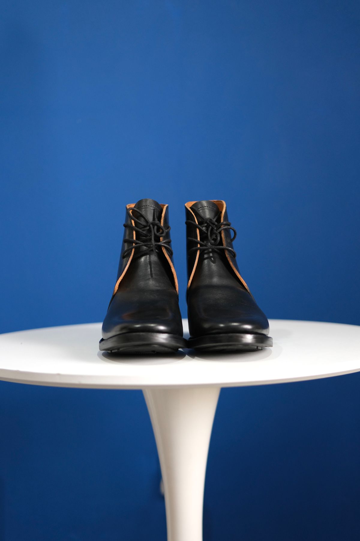 Photo by anakdenim on September 30, 2025 of the Briselblack The Desert Chukka Boots in Maryam Toscanello Horsebutt Overdyed Black.