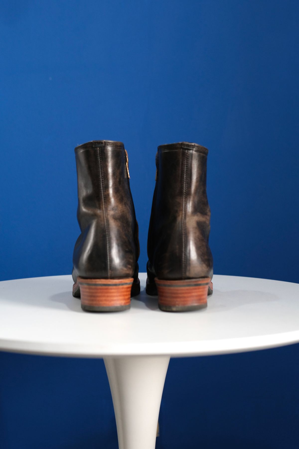 Photo by anakdenim on October 1, 2025 of the Briselblack The Stride Side Zip Boots in Maryam Natural Horsebutt Overdyed Black.