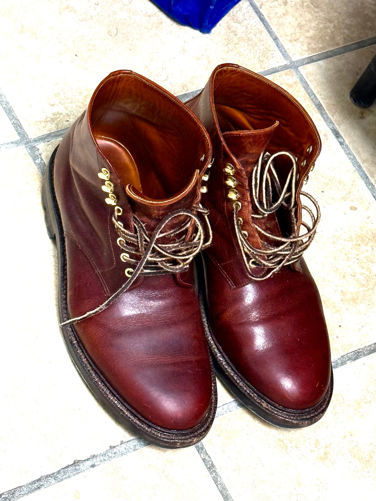 Photo by almasum on September 6, 2025 of the Grant Stone Edward Boot in Waxed Deer.