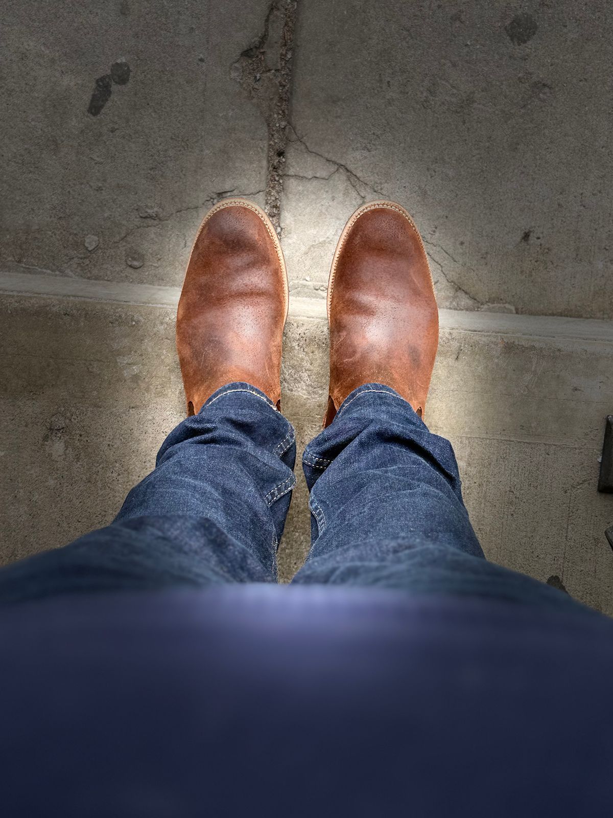 Photo by almasum on January 9, 2026 of the Grant Stone Chelsea Boot in C.F. Stead Dark Oak Roughout.