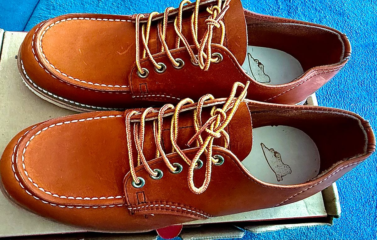 Photo by almasum on October 8, 2025 of the Red Wing Moc Oxford in S.B. Foot Oro Legacy.