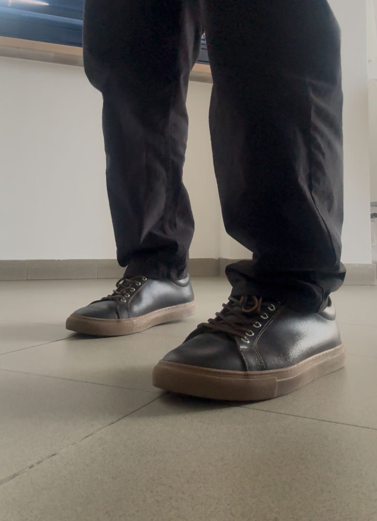 Photo by venturz on March 22, 2026 of the Thursday Premier Low Top in Horween Waxed Cacao.