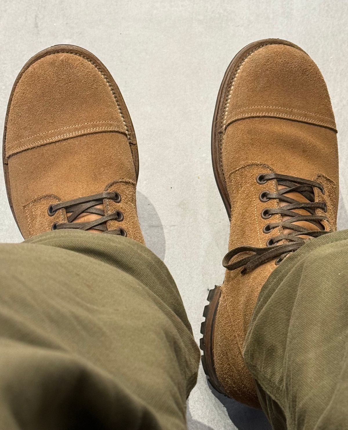 Photo by Denman_John on November 16, 2024 of the Viberg Service Boot PCT in Horween Marine Field Roughout.