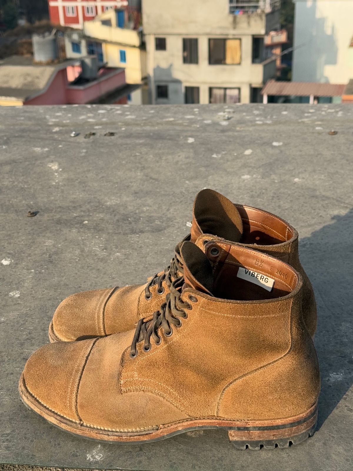 Photo by Denman_John on January 3, 2025 of the Viberg Service Boot PCT in Horween Marine Field Roughout.