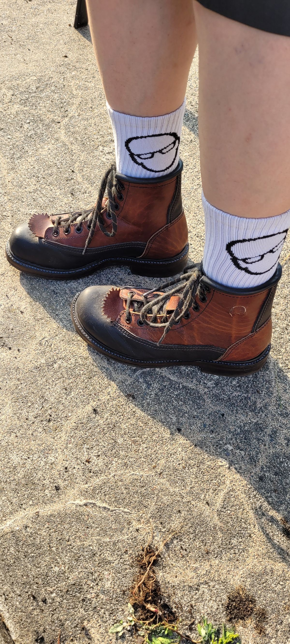 Photo by poorboysoles on October 6, 2024 of the Poor Boy Soles Bespoke Shoe Co. Monkey Boot in Black Matte Trooper & Medium Brown Worn Baseball.