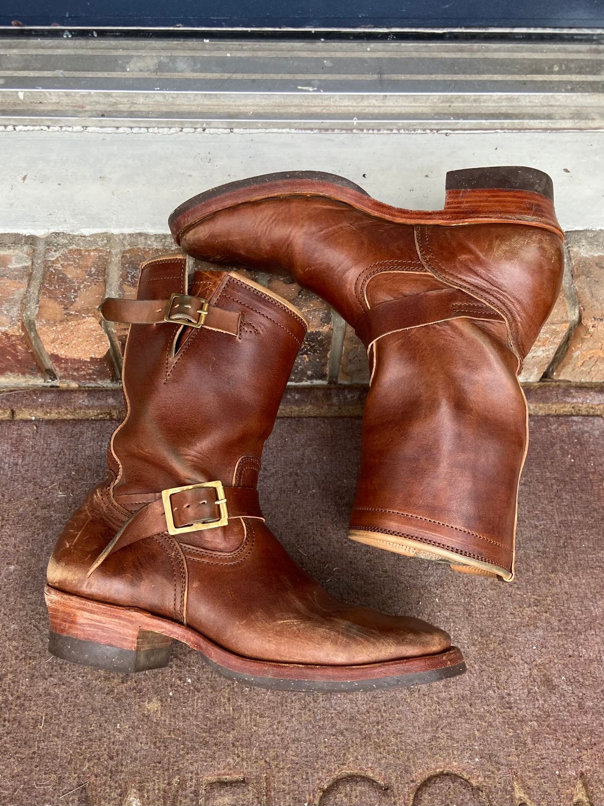 Photo by august_september on December 2, 2025 of the Briselblack The Keeper 'Type 3' Engineer Boot in Maryam Natural Horsebutt overdyed Brown.