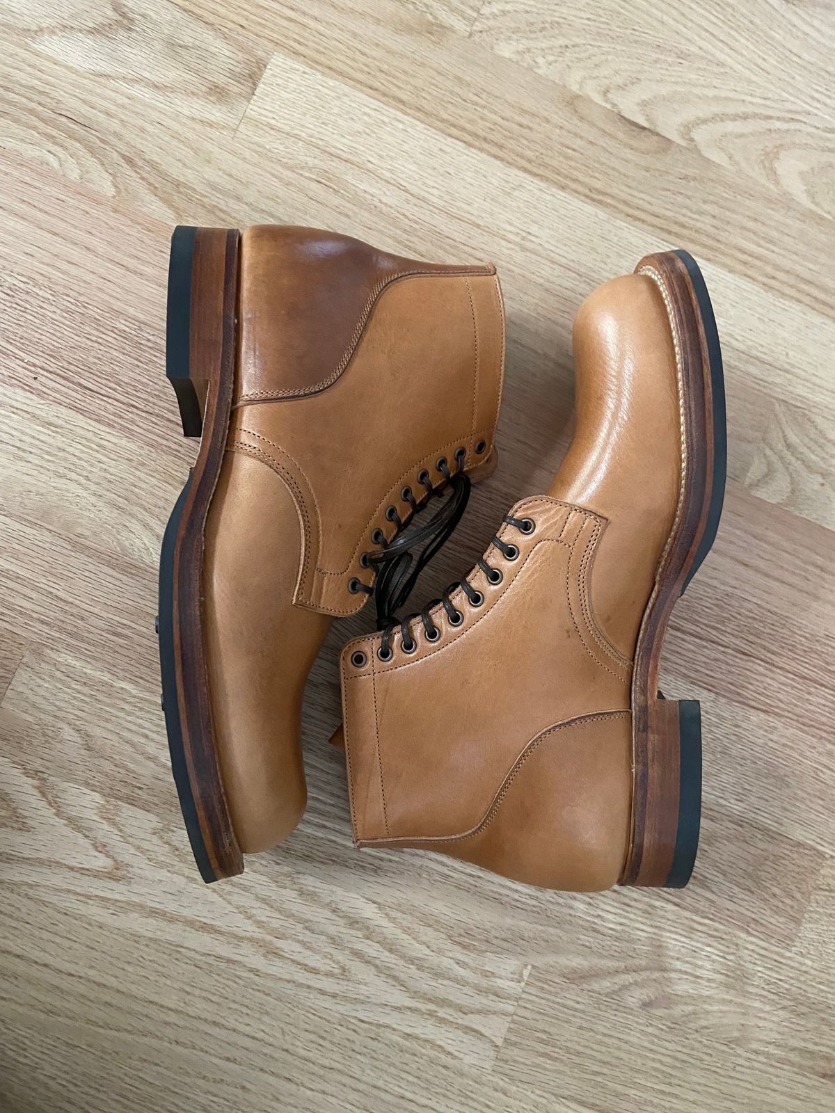 Photo by august_september on October 12, 2024 of the Viberg Service Boot in Raw Natural Wooly Chromexcel.