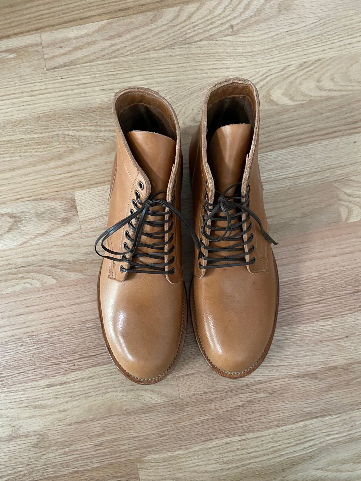 Photo by august_september on October 12, 2024 of the Viberg Service Boot in Raw Natural Wooly Chromexcel.