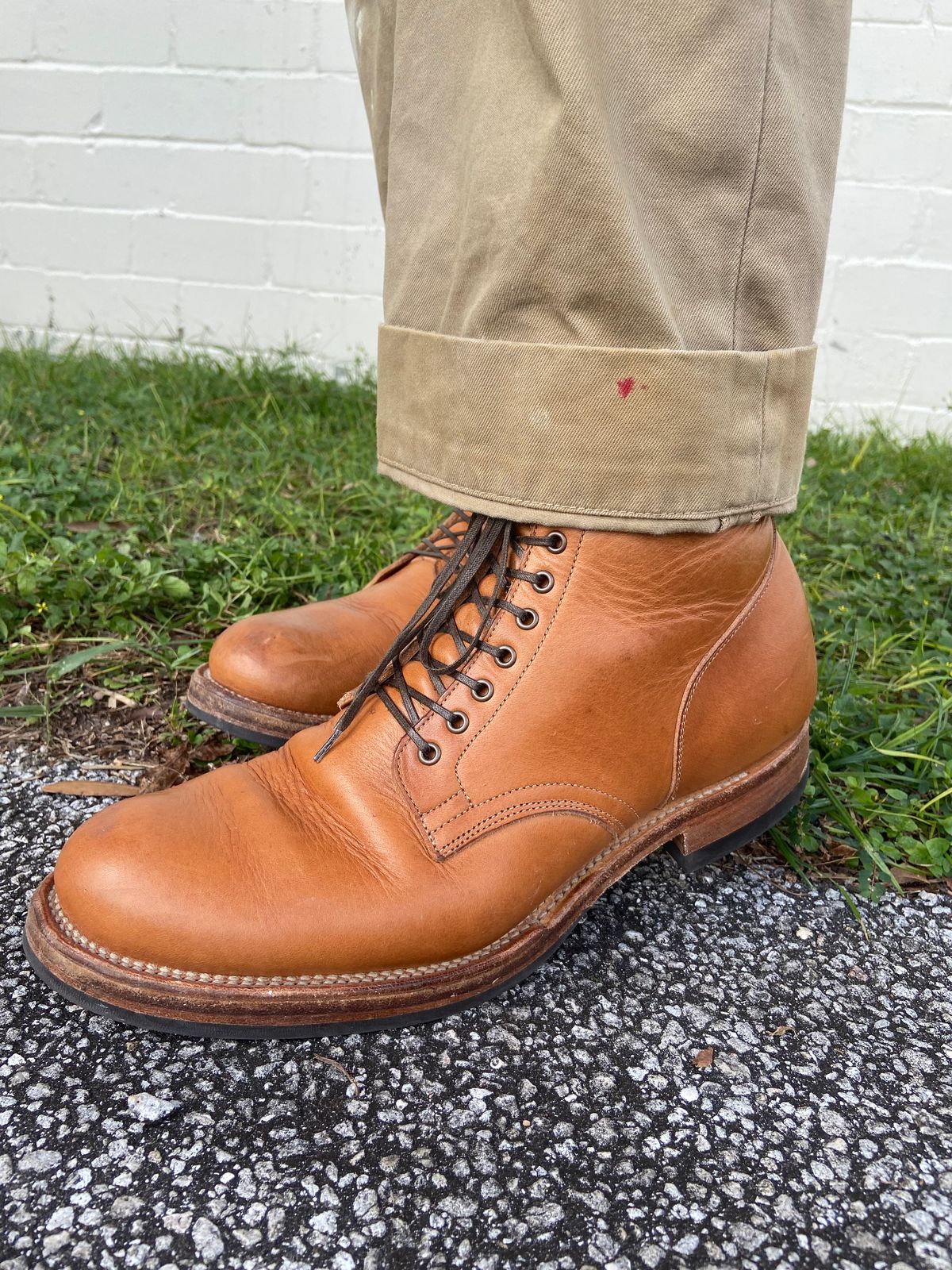 Photo by august_september on November 2, 2024 of the Viberg Service Boot in Raw Natural Wooly Chromexcel.