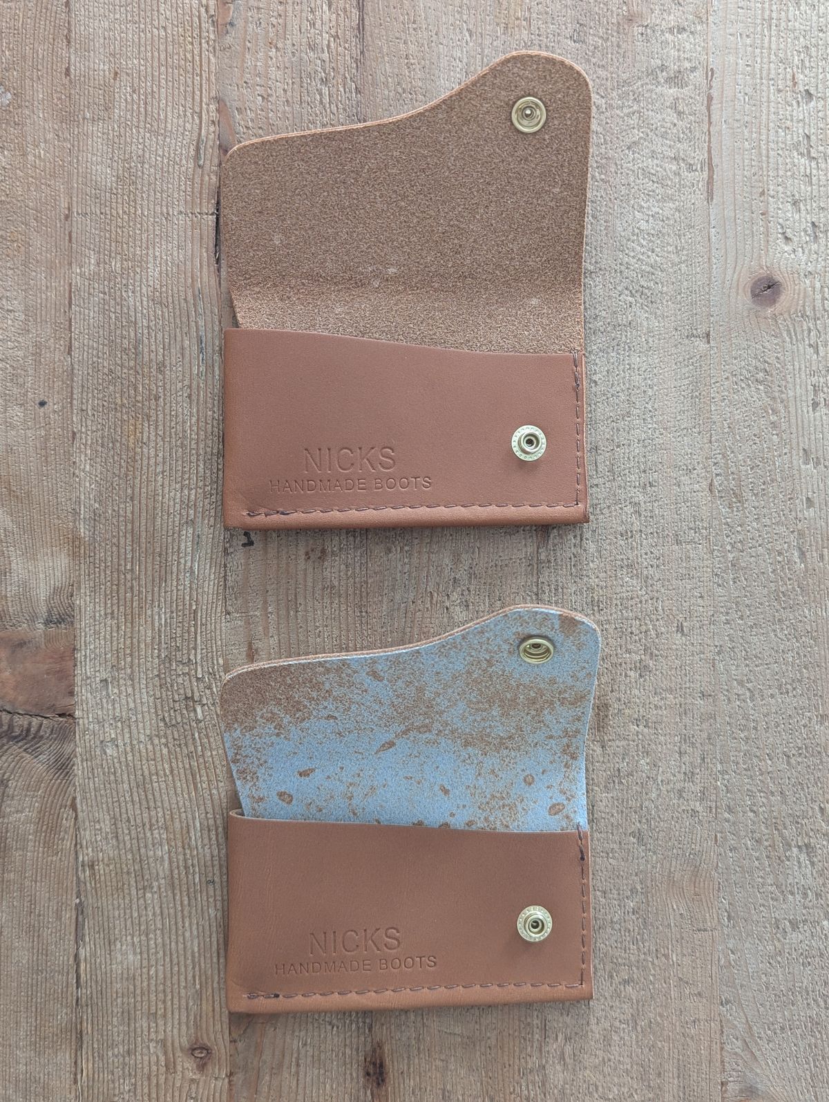 Photo by proof.in.whisky on May 3, 2025 of the Nicks Snap Wallet in Seidel 1964 Tan.