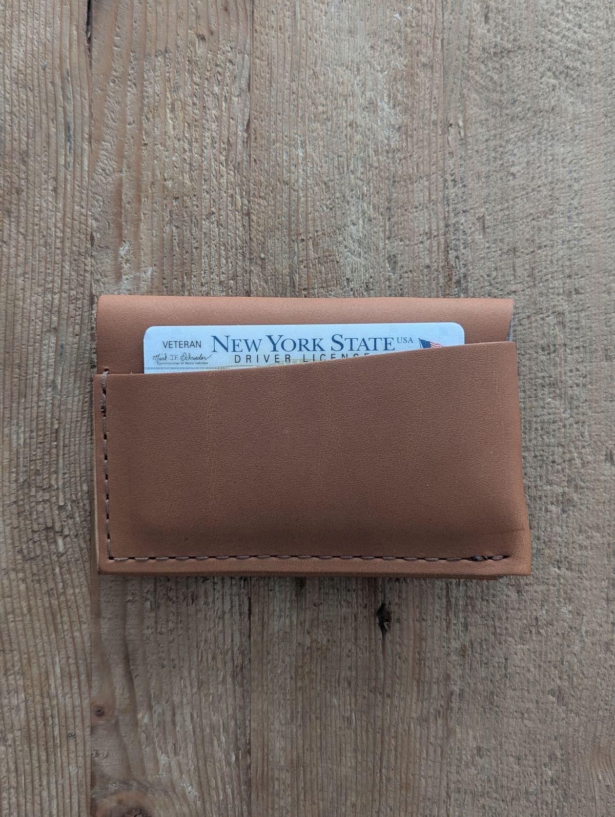 Photo by proof.in.whisky on May 3, 2025 of the Nicks Snap Wallet in Seidel 1964 Tan.