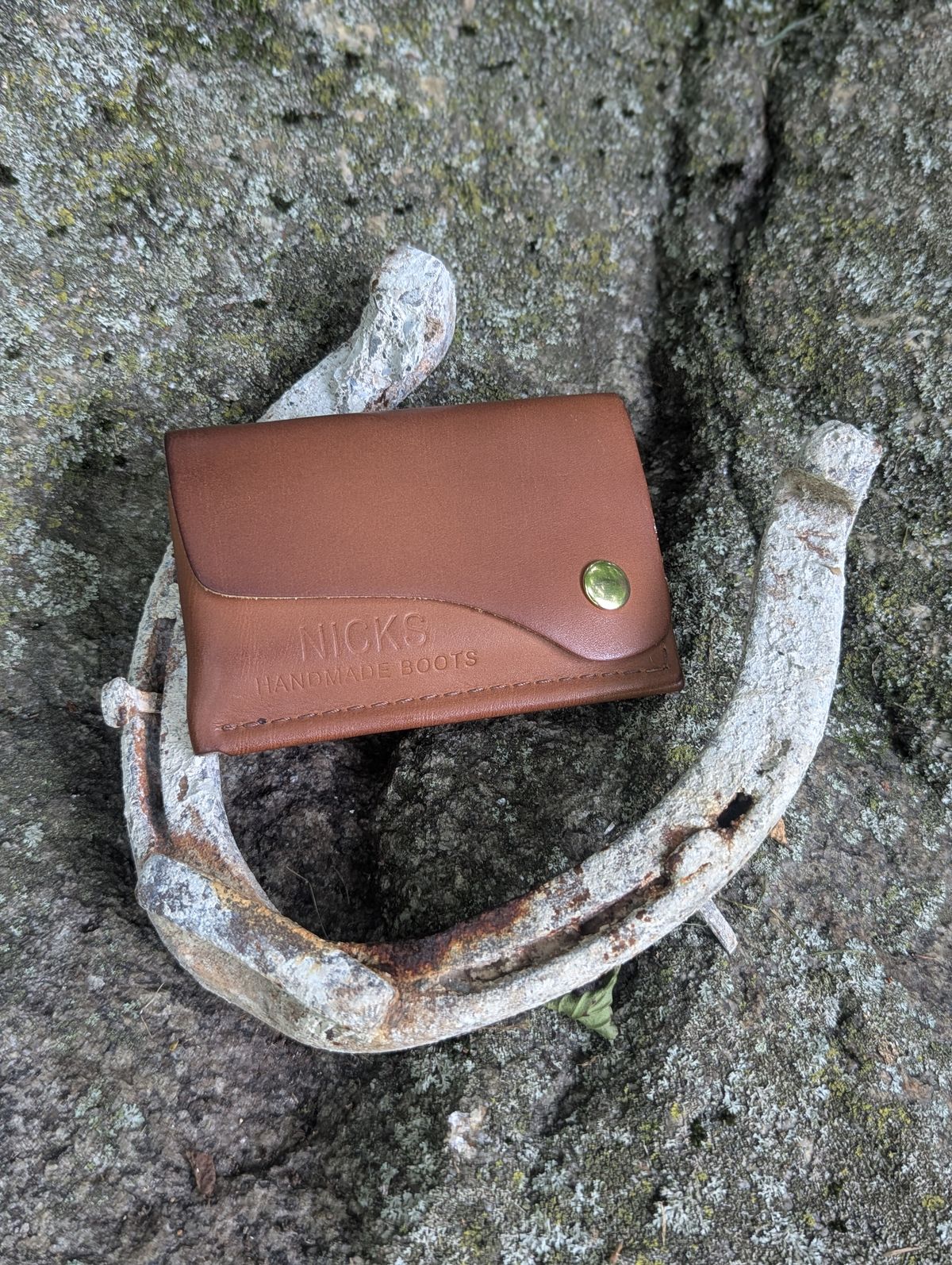 Photo by proof.in.whisky on July 27, 2025 of the Nicks Snap Wallet in Seidel 1964 Tan.