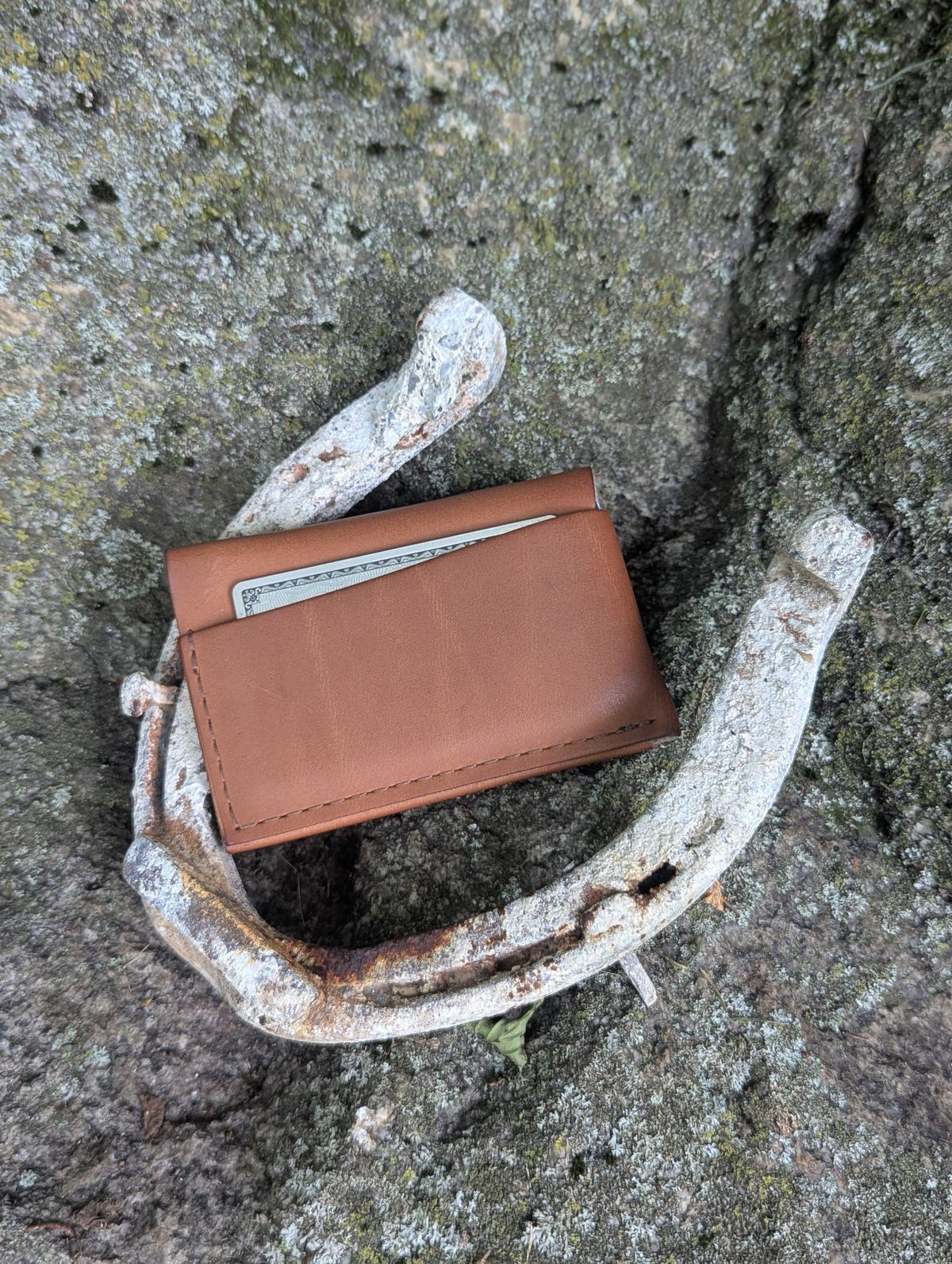 Photo by proof.in.whisky on July 27, 2025 of the Nicks Snap Wallet in Seidel 1964 Tan.