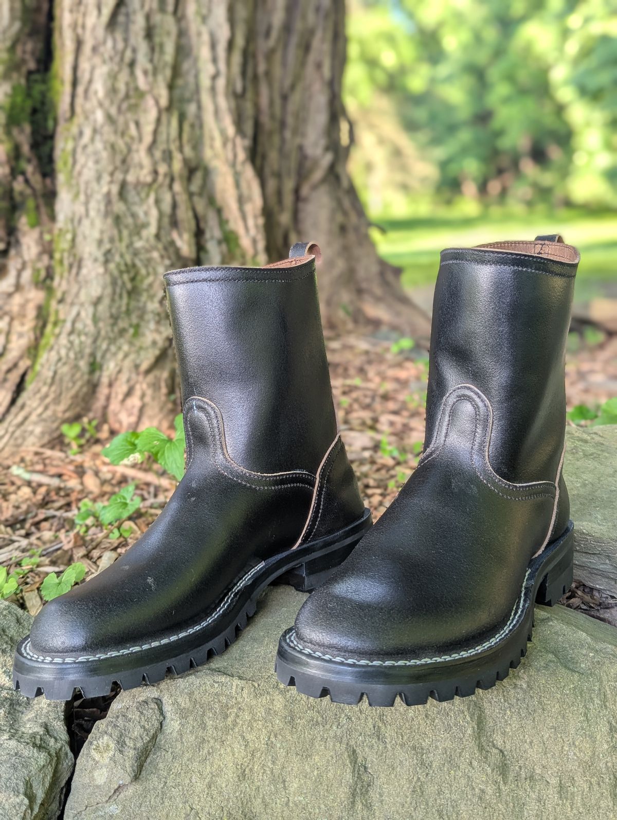 Photo by proof.in.whisky on June 20, 2025 of the Nicks Wellington in Horween Black Waxed Flesh.