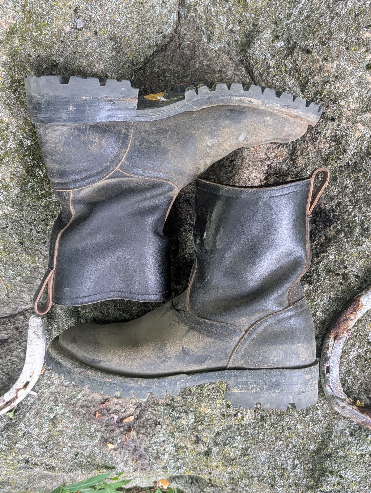 Photo by proof.in.whisky on July 27, 2025 of the Nicks Wellington in Horween Black Waxed Flesh.