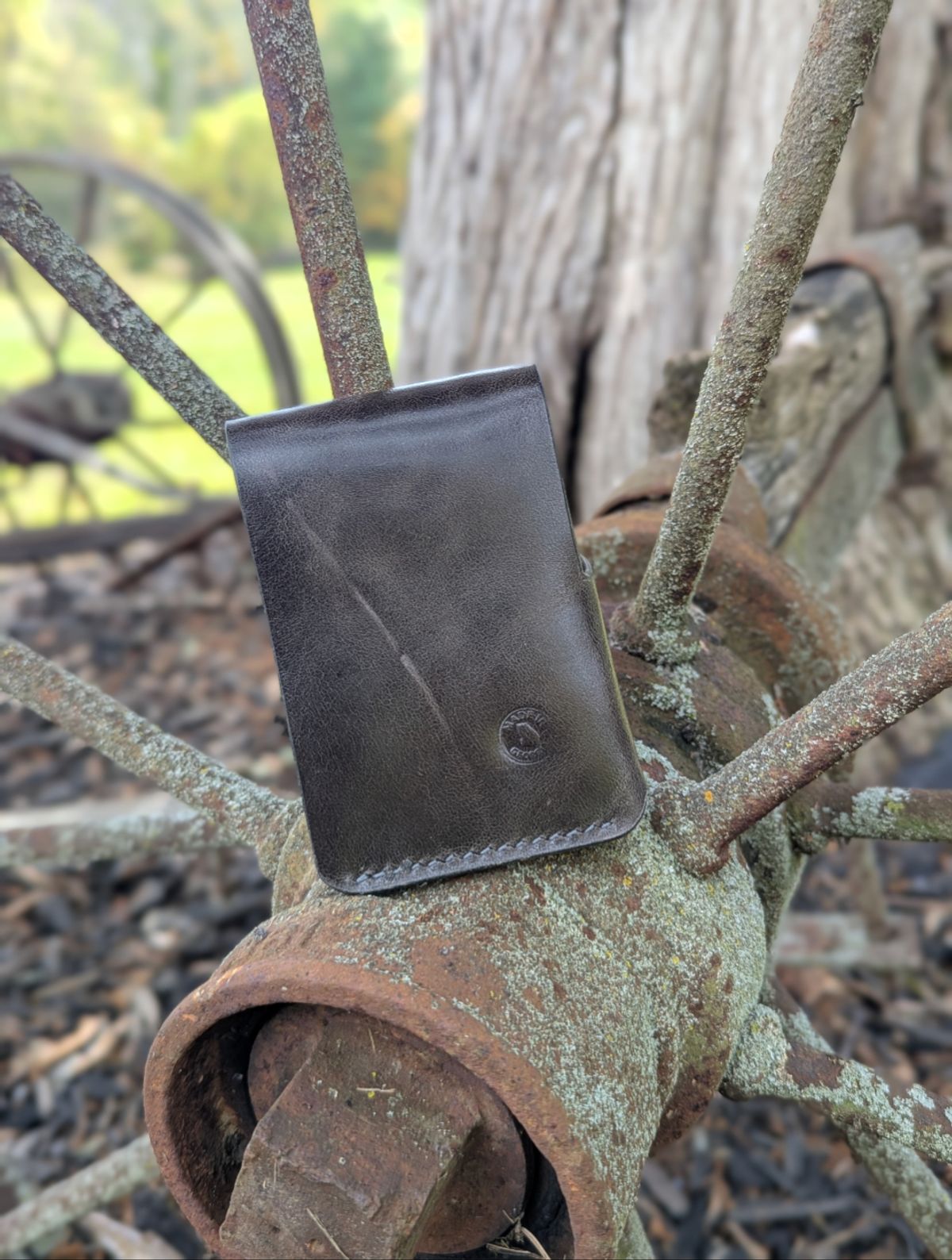 Photo by proof.in.whisky on October 1, 2025 of the Cash And Son Leather Goods River in Maryam Graphite TPR Horsebutt.