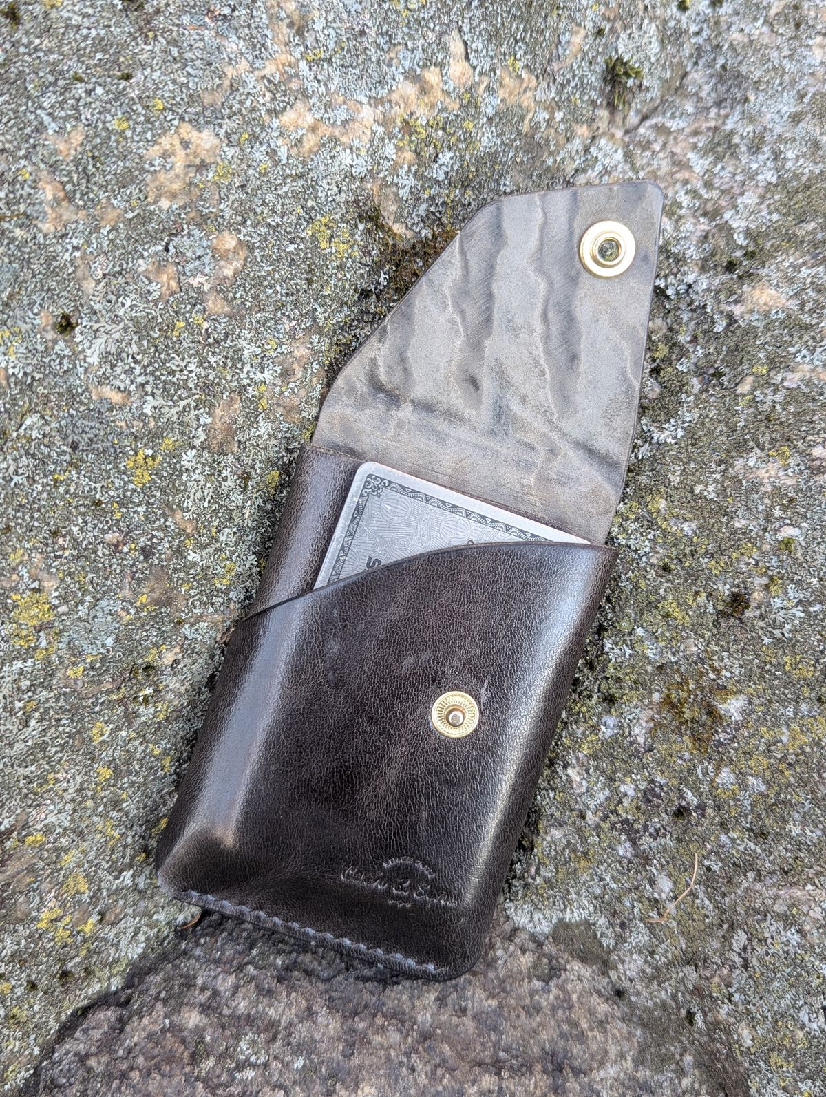 Photo by proof.in.whisky on November 1, 2025 of the Cash And Son Leather Goods River in Maryam Graphite TPR Horsebutt.