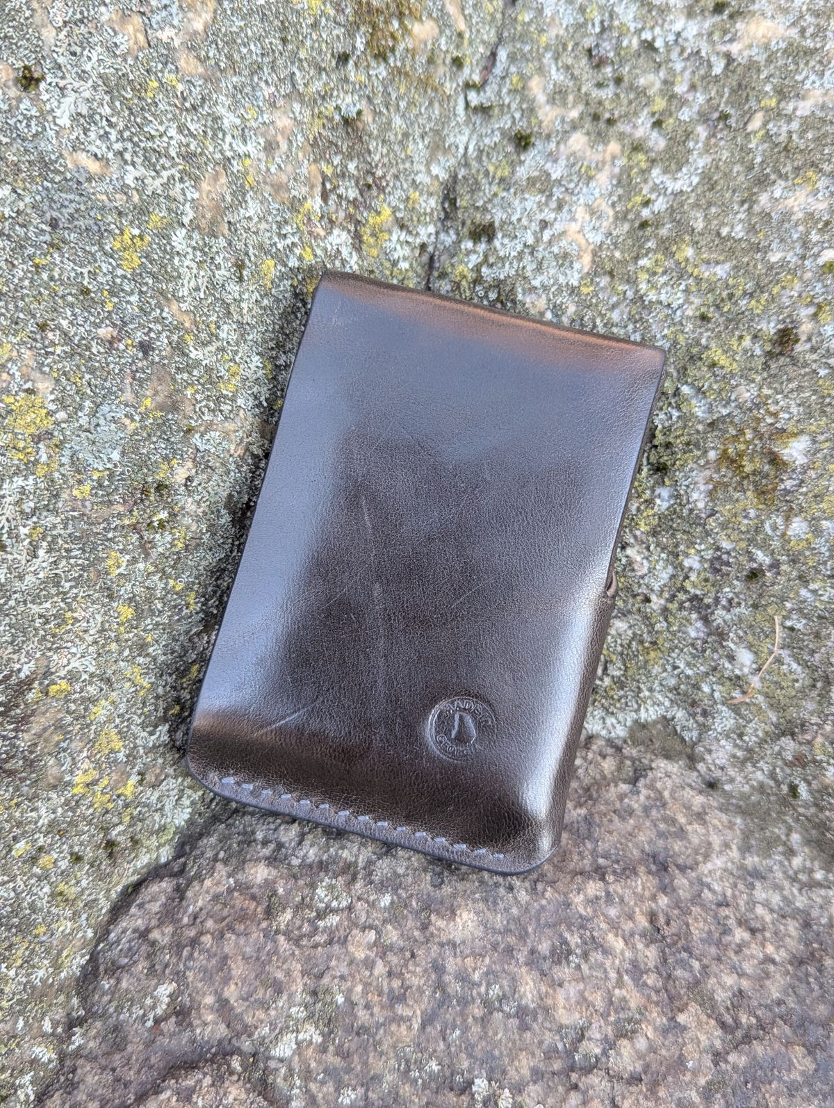 Photo by proof.in.whisky on November 1, 2025 of the Cash And Son Leather Goods River in Maryam Graphite TPR Horsebutt.