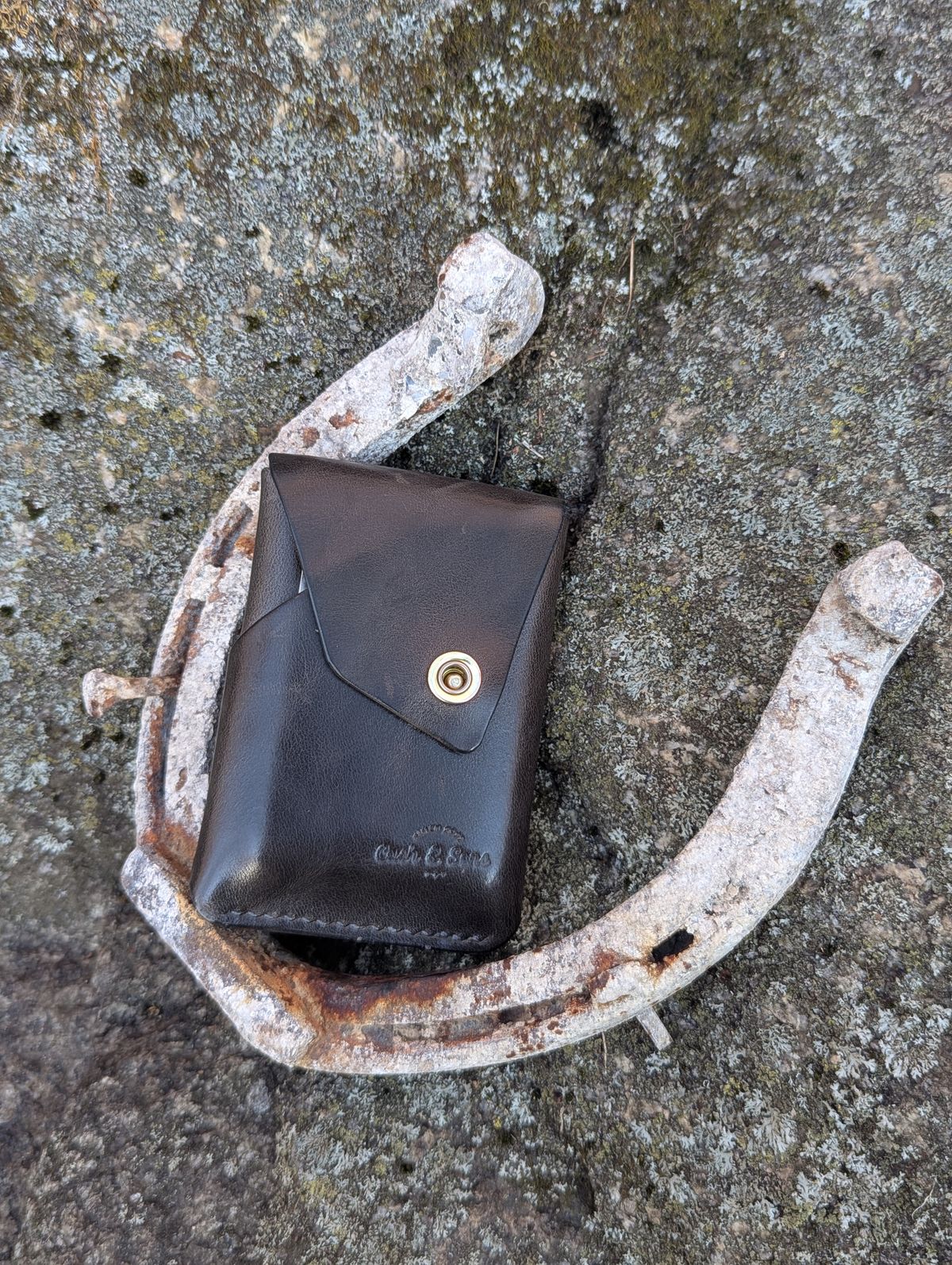 Photo by proof.in.whisky on November 1, 2025 of the Cash And Son Leather Goods River in Maryam Graphite TPR Horsebutt.