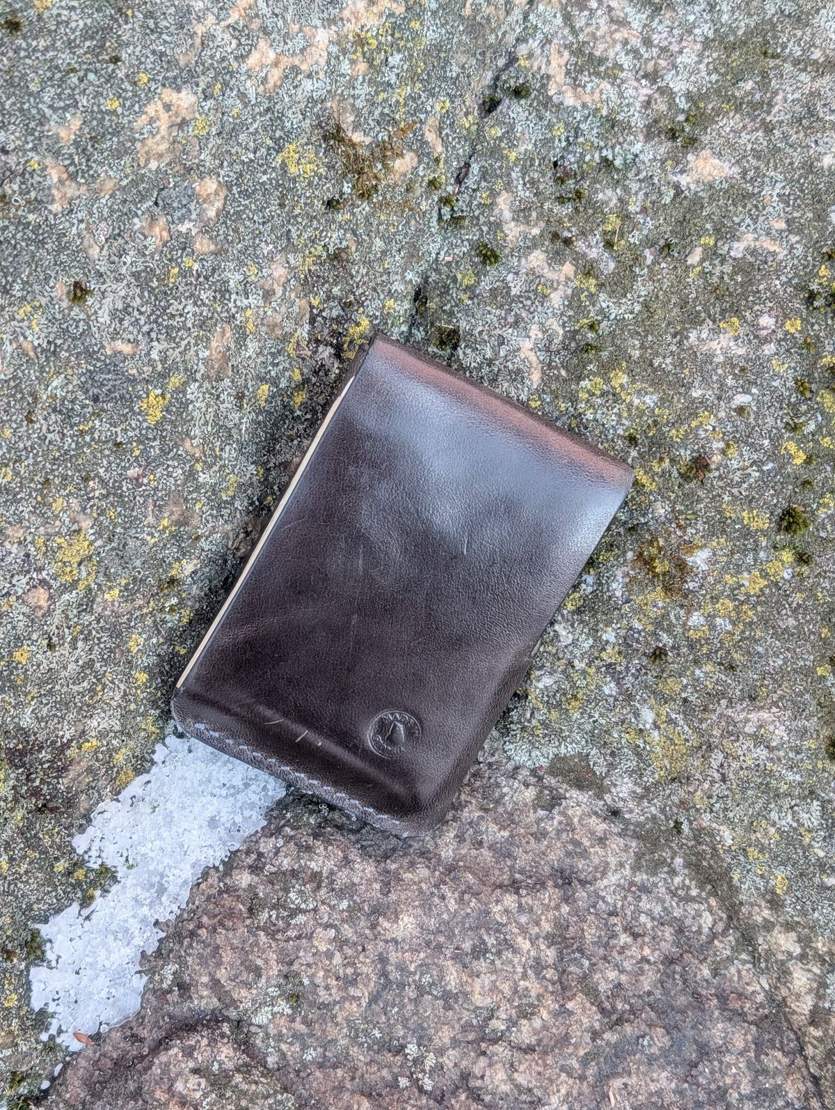 Photo by proof.in.whisky on December 5, 2025 of the Cash And Son Leather Goods River in Maryam Graphite TPR Horsebutt.