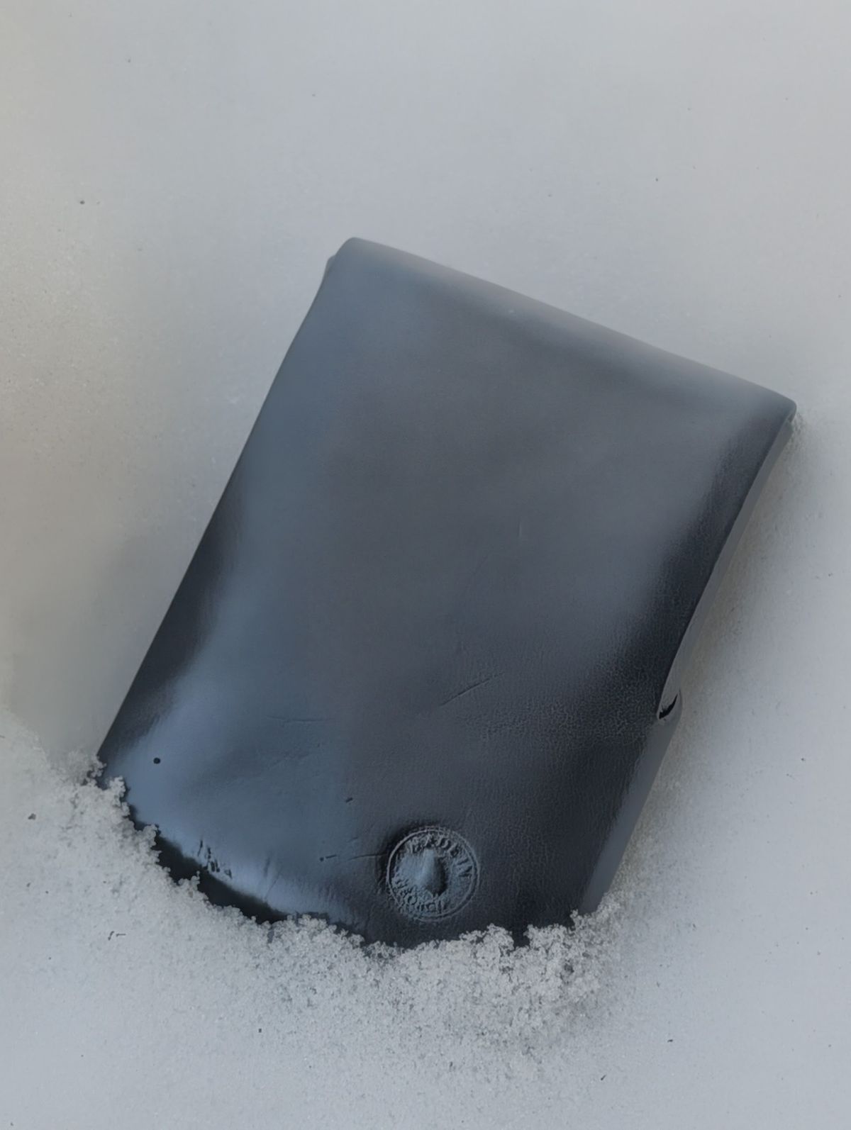 Photo by proof.in.whisky on February 1, 2026 of the Cash And Son Leather Goods River in Maryam Graphite TPR Horsebutt.