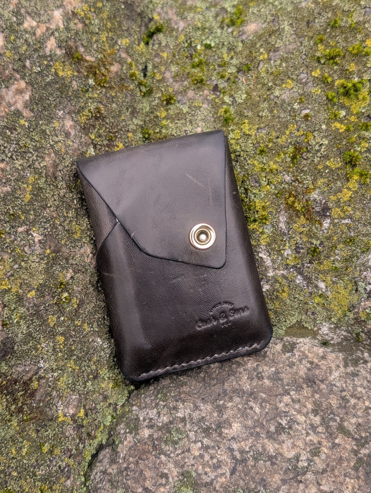 Photo by proof.in.whisky on April 3, 2026 of the Cash And Son Leather Goods River in Maryam Graphite TPR Horsebutt.