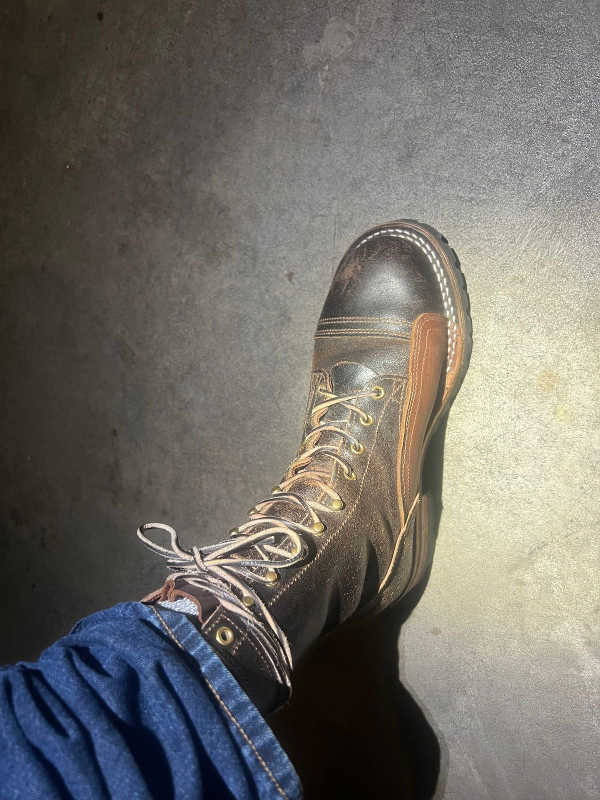 Photo by Eureka on November 27, 2025 of the Nicks x Rose Anvil ND1 in Horween Brown Waxed Flesh.