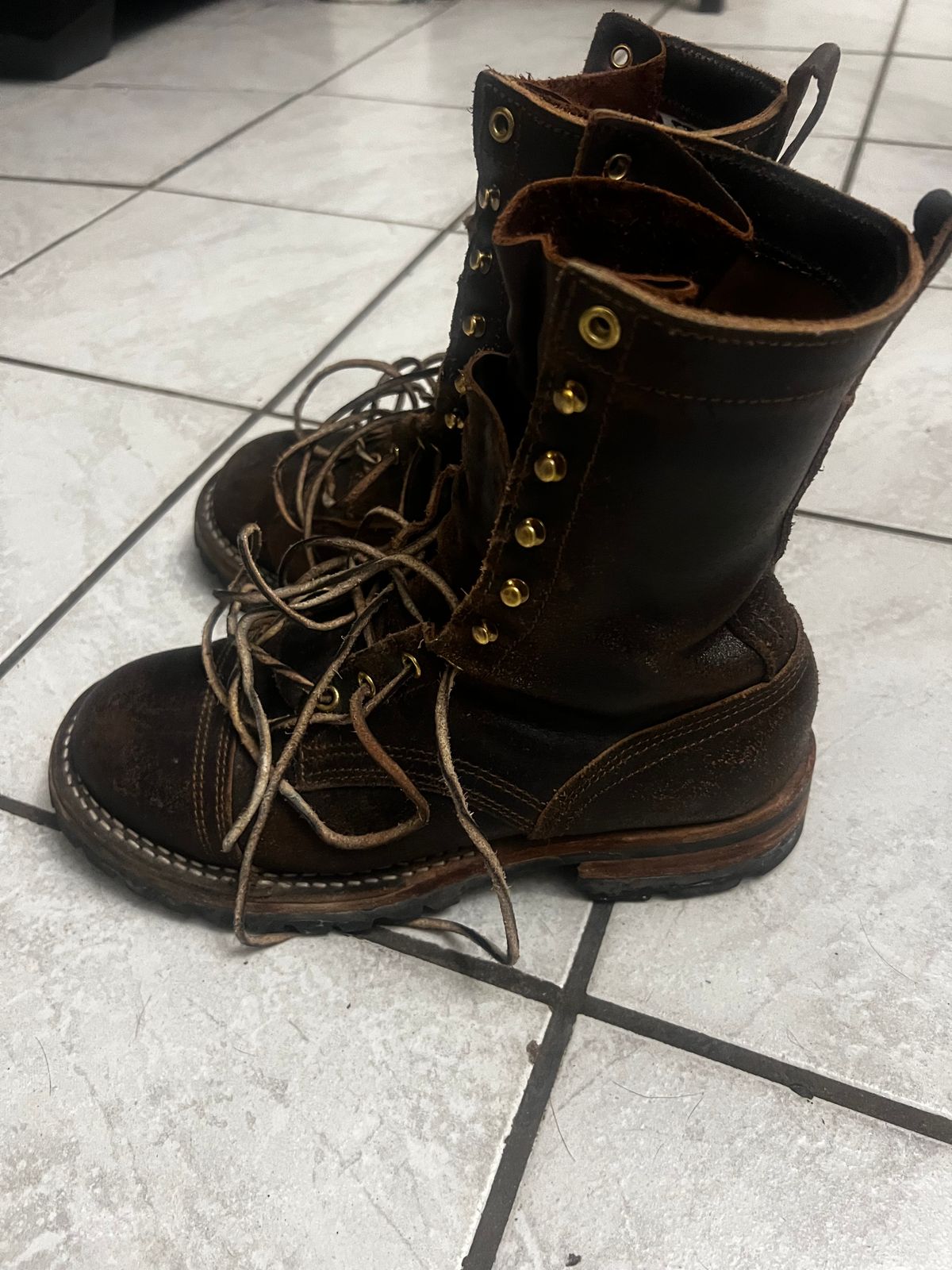 Photo by Eureka on February 5, 2026 of the Nicks x Rose Anvil ND1 in Horween Brown Waxed Flesh.