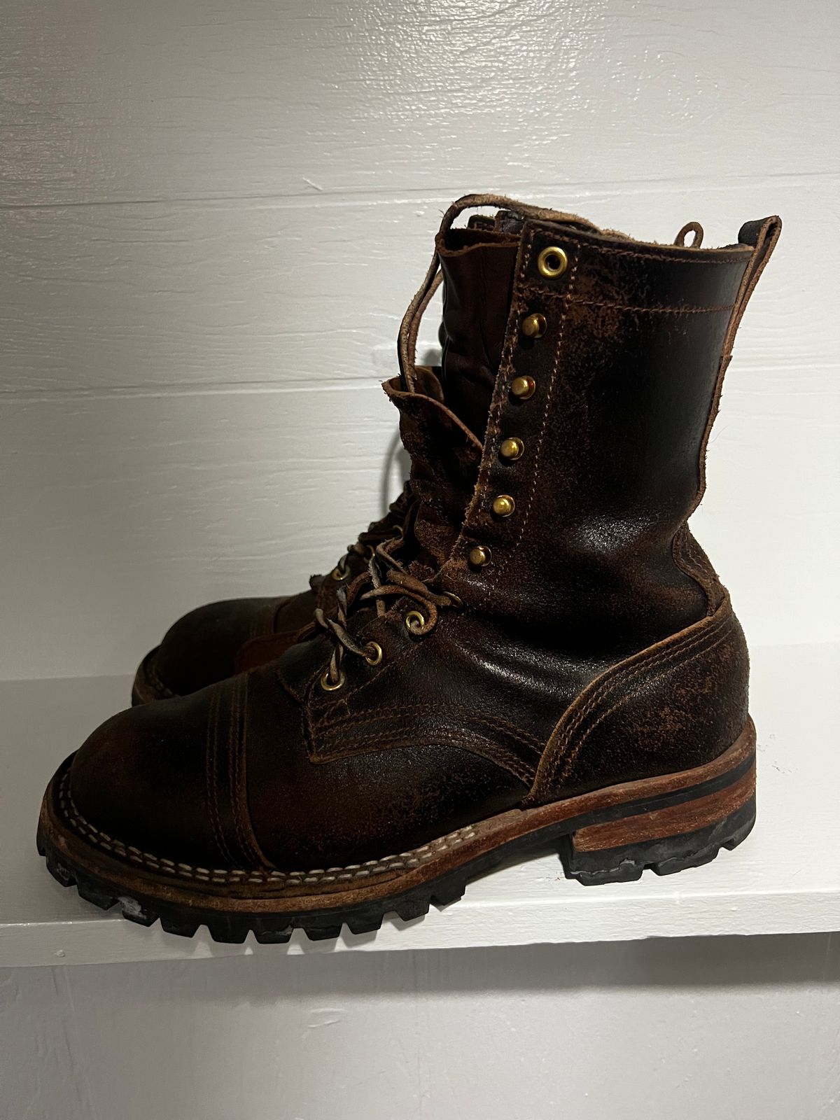 Photo by Eureka on March 6, 2026 of the Nicks x Rose Anvil ND1 in Horween Brown Waxed Flesh.