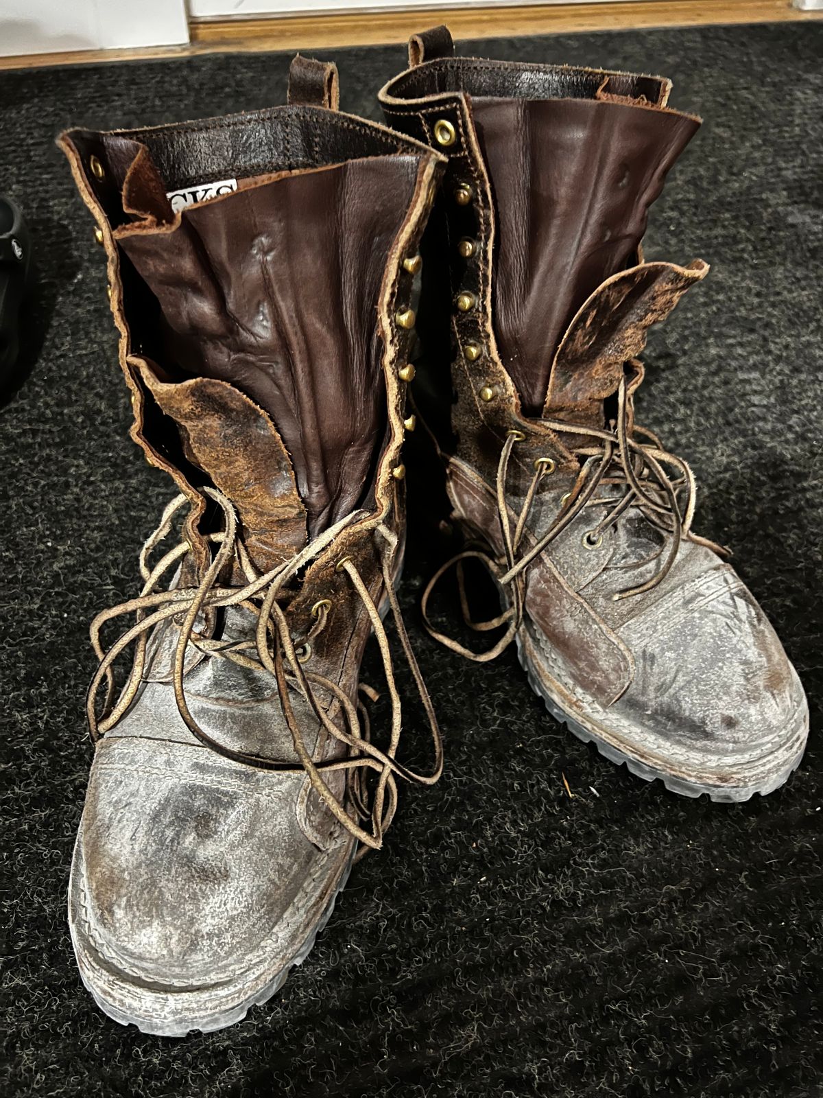 Photo by Eureka on March 22, 2026 of the Nicks x Rose Anvil ND1 in Horween Brown Waxed Flesh.