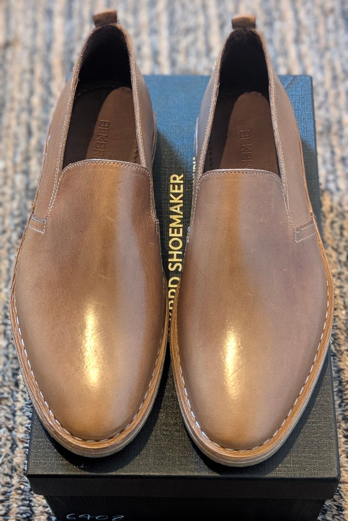 Photo by Yakkboot73 on July 28, 2025 of the Blkbrd Shoemaker Travers in Horween Natural Chromexcel.