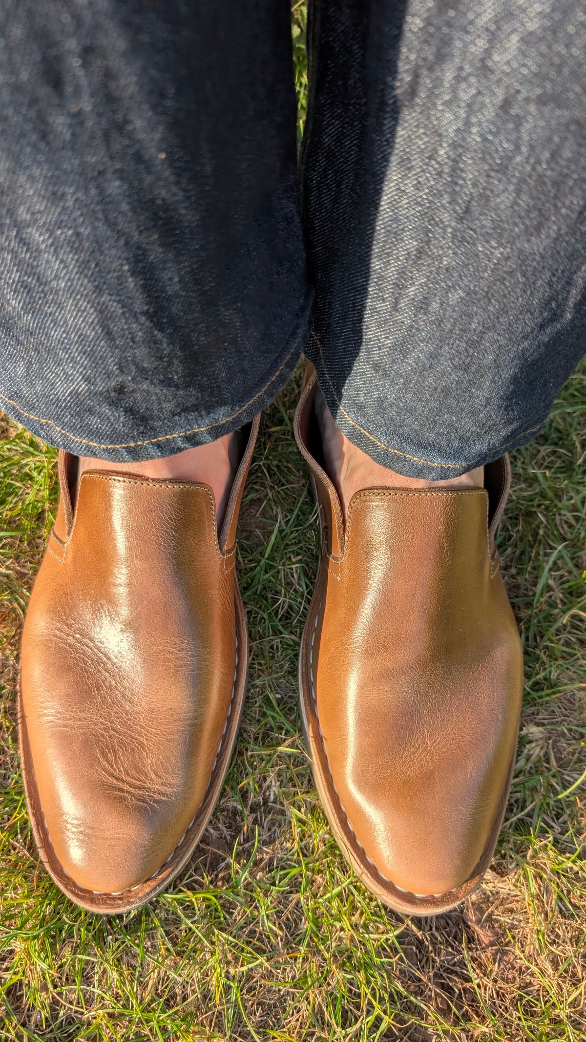 Photo by Yakkboot73 on August 8, 2025 of the Blkbrd Shoemaker Travers in Horween Natural Chromexcel.