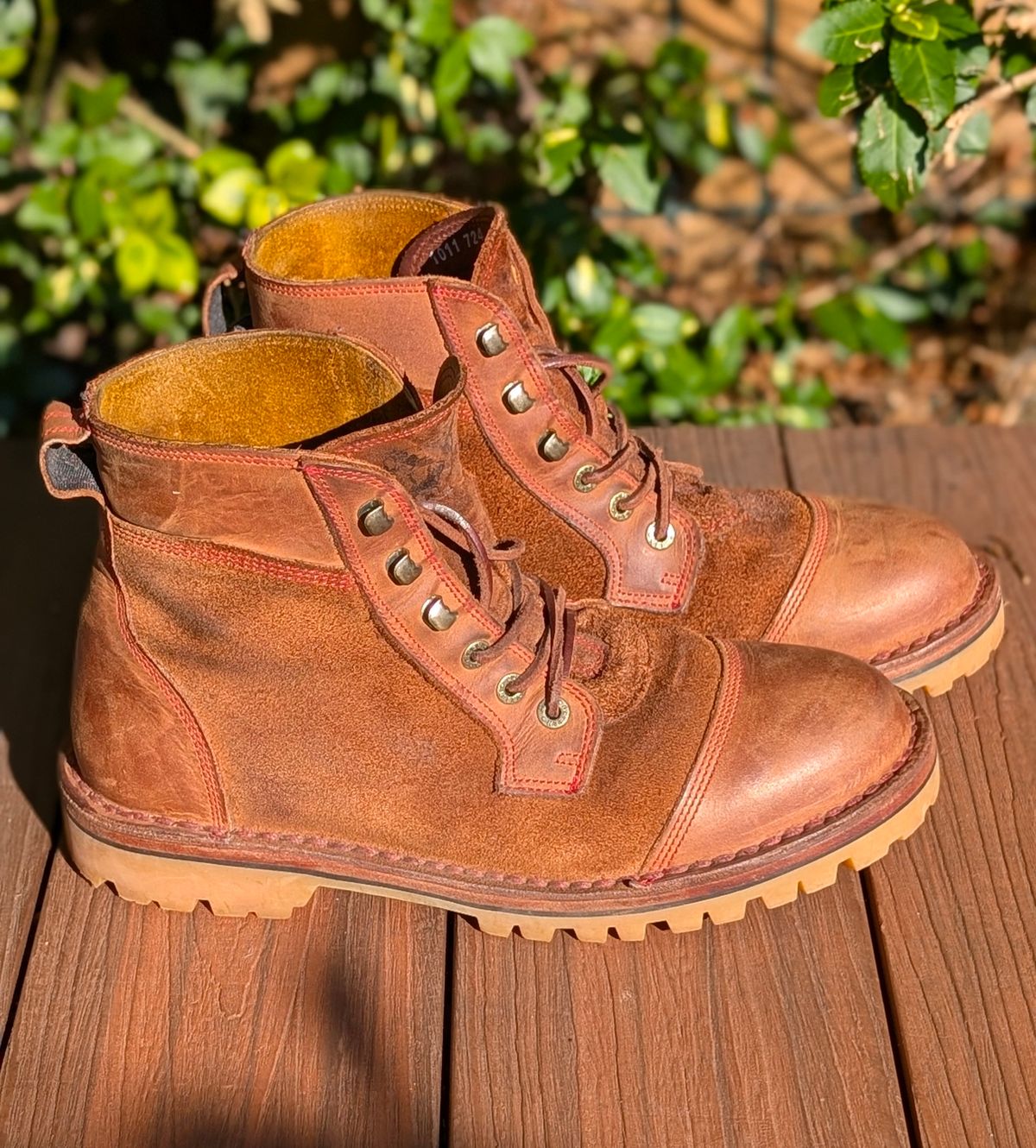 Photo by Yakkboot73 on July 2, 2025 of the Jim Green Numzaan Custom in Fudge Crazy Horse.