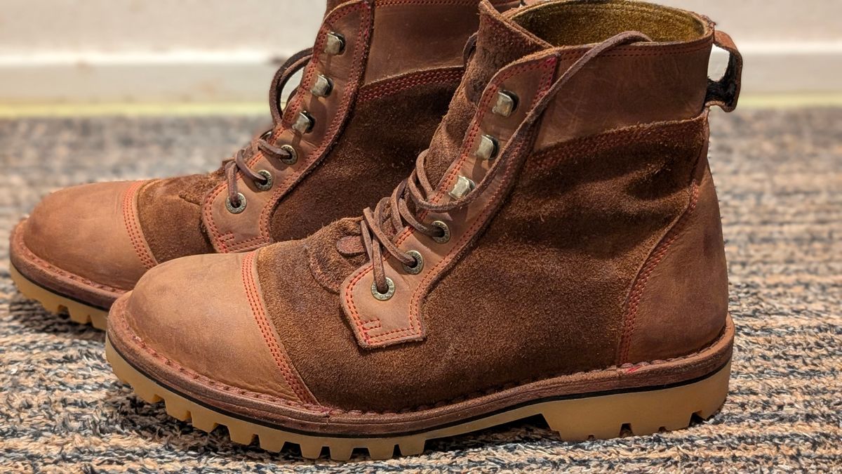 Photo by Yakkboot73 on March 26, 2025 of the Jim Green Numzaan Custom in Fudge Crazy Horse.