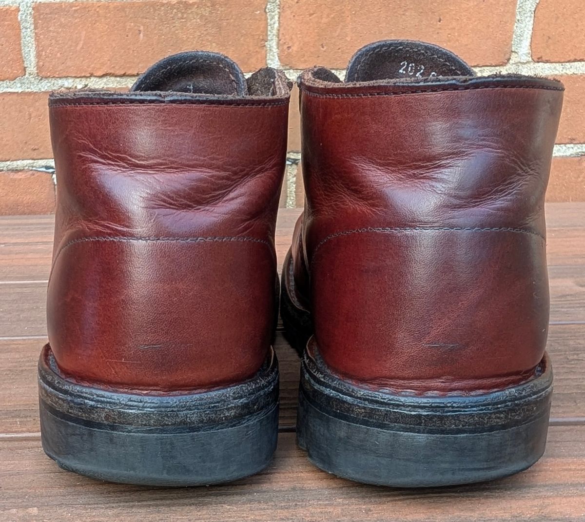 Photo by Yakkboot73 on October 1, 2025 of the Jim Green Custom Vellie Composite Toe Cap in Walnut Veg Tan.